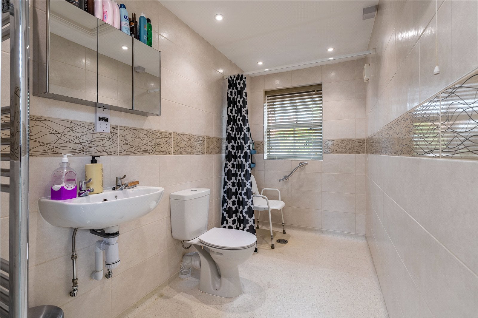 Chilcombe Drive, Priorslee, Telford, TF2 - DB Roberts