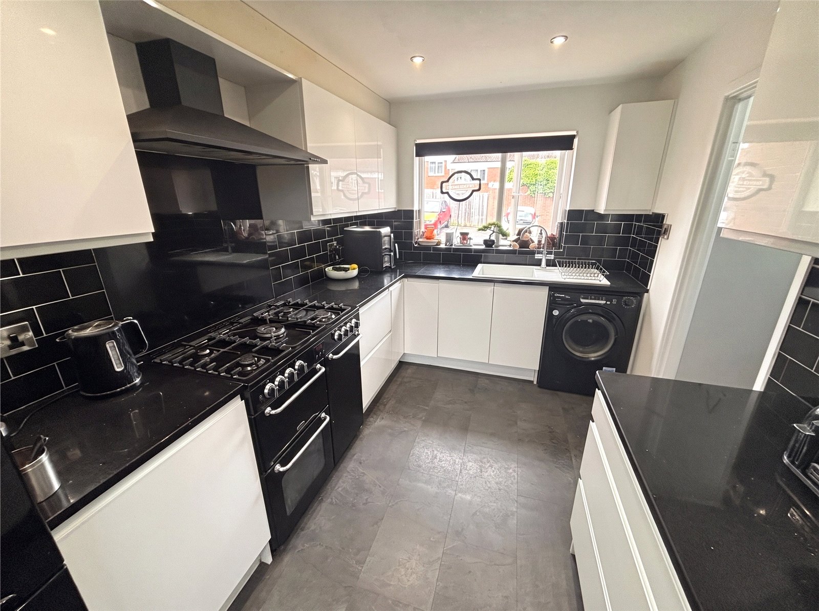 Burford, Brookside, Telford, TF3 - DB Roberts