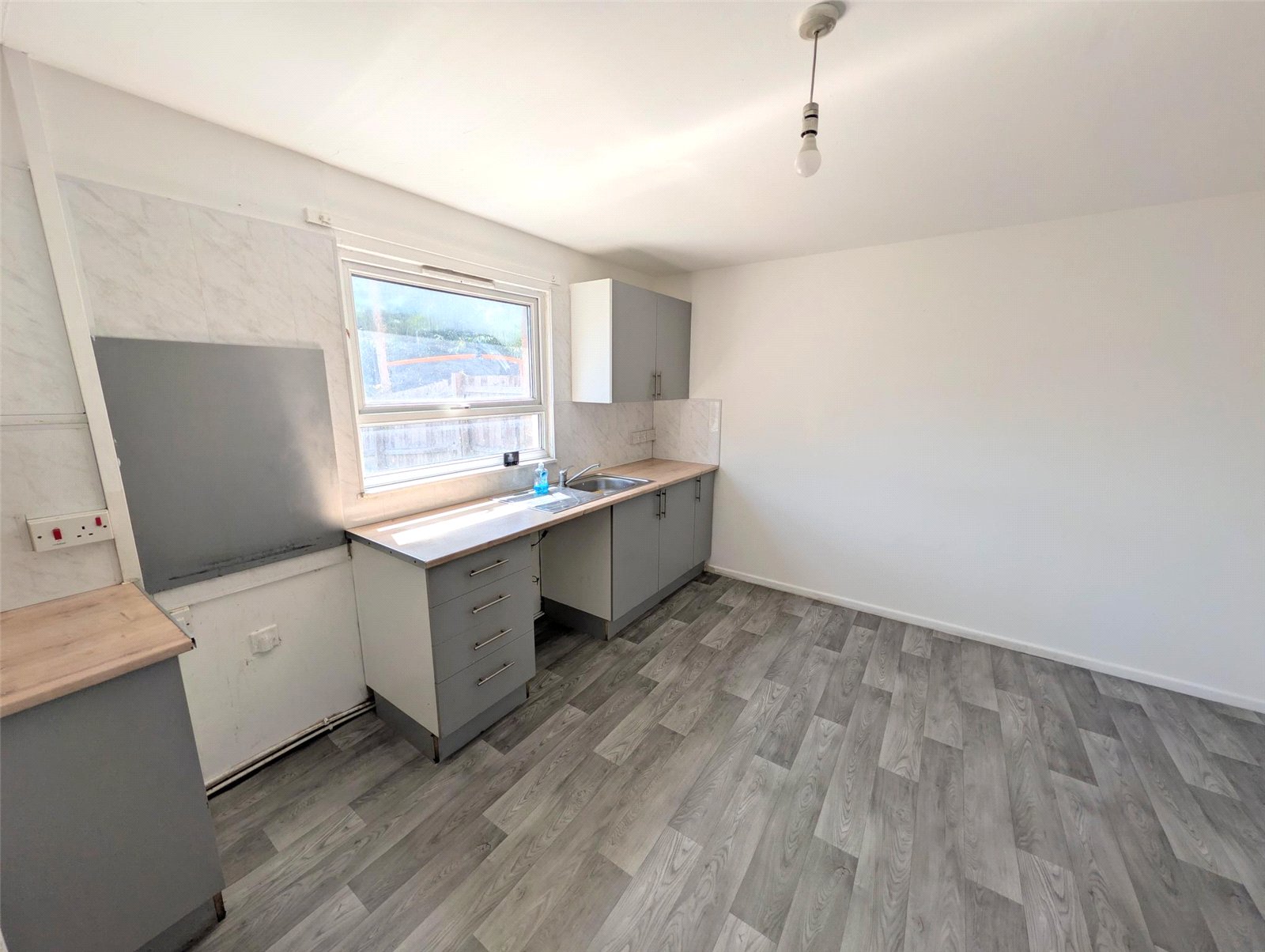 Chiltern Gardens, Dawley, Telford, TF4 - DB Roberts