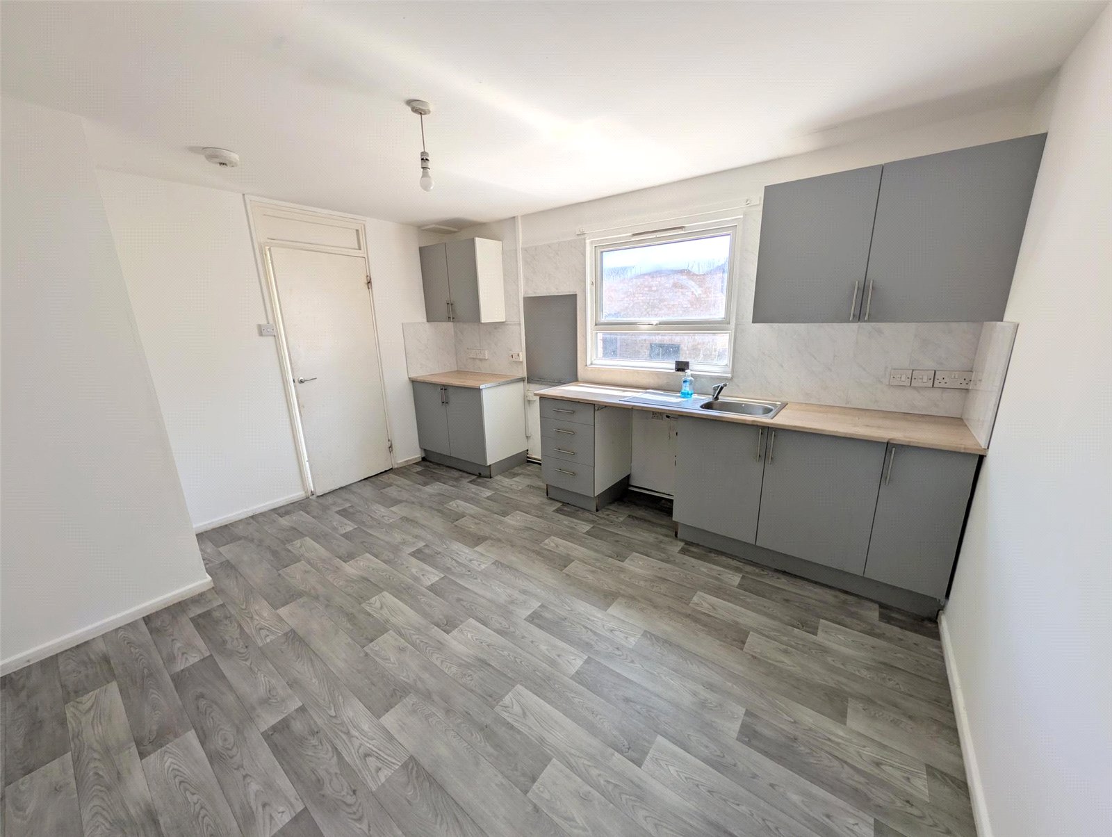 Chiltern Gardens, Dawley, Telford, TF4 - DB Roberts
