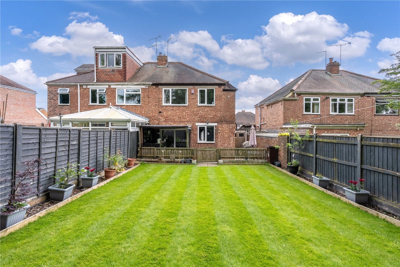 Crossland Crescent, Claregate, Wolverhampton, WV6 - DB Roberts