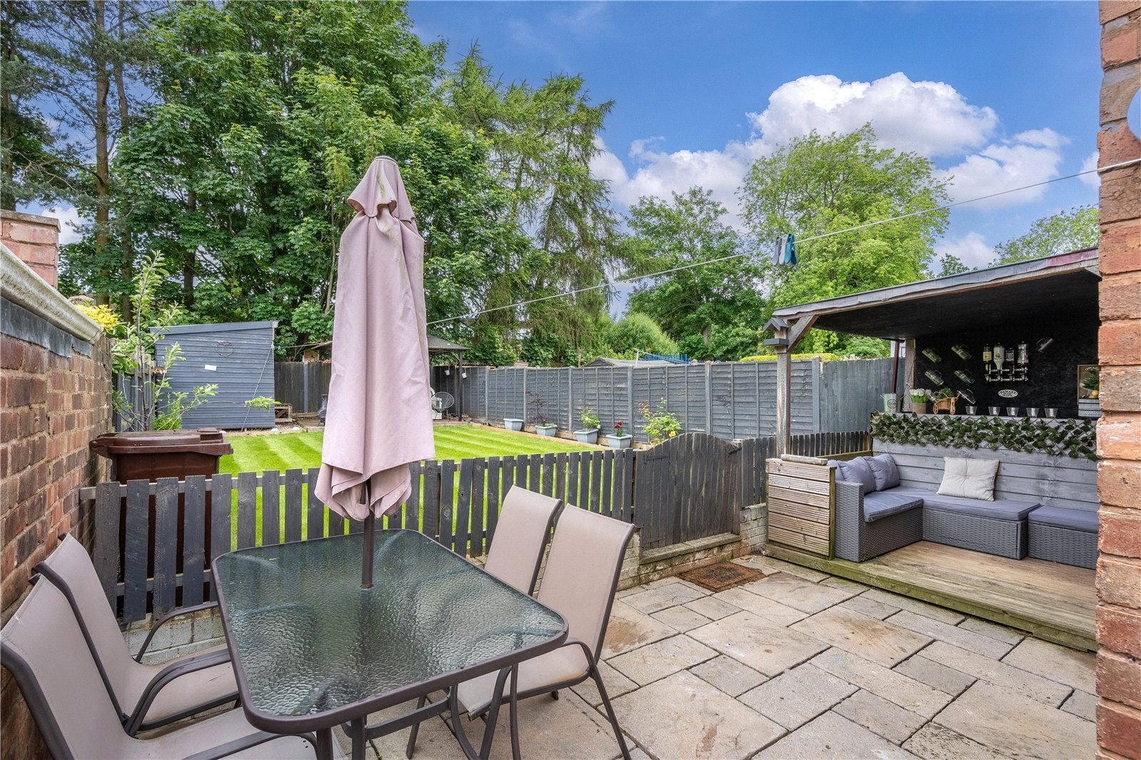 Crossland Crescent, Claregate, Wolverhampton, WV6 - DB Roberts