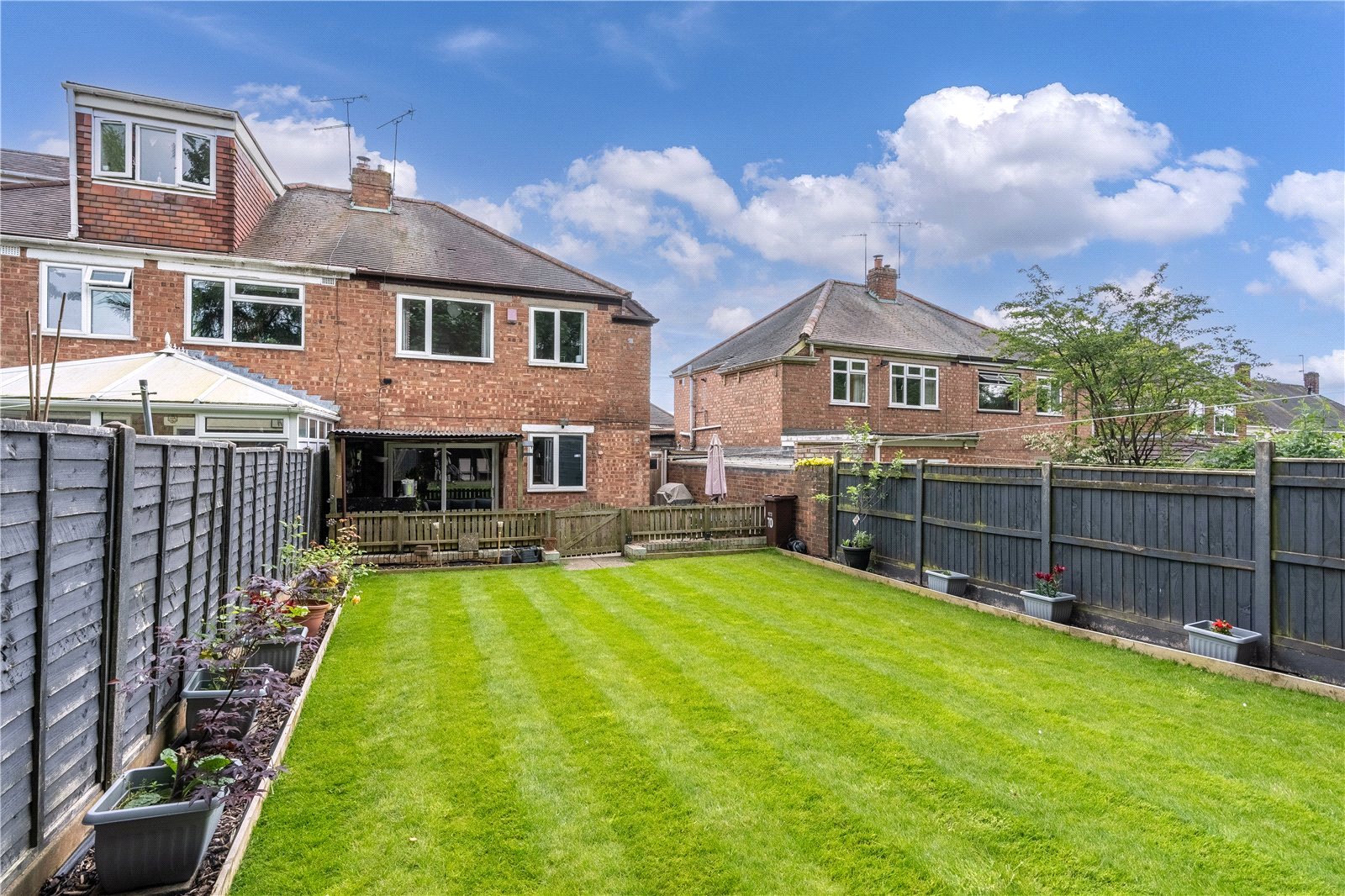 Crossland Crescent, Claregate, Wolverhampton, WV6 - DB Roberts