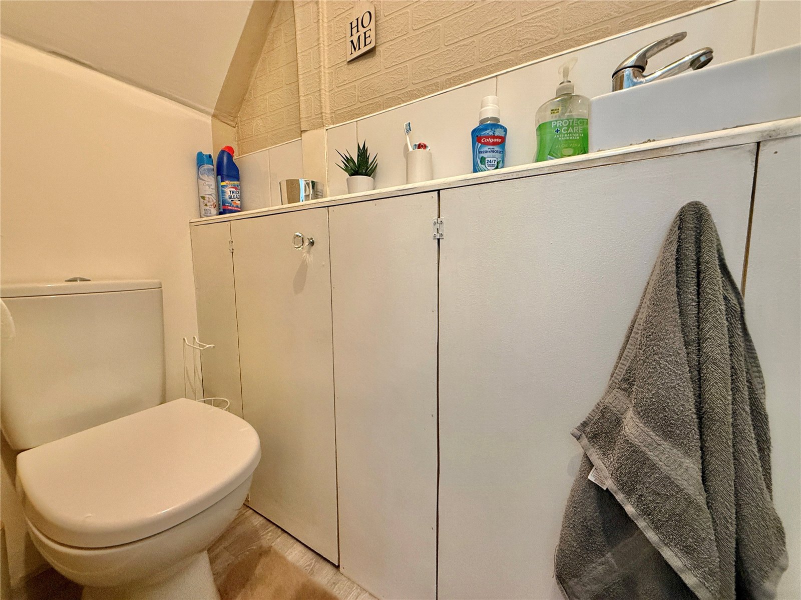 Crossland Crescent, Claregate, Wolverhampton, WV6 - DB Roberts