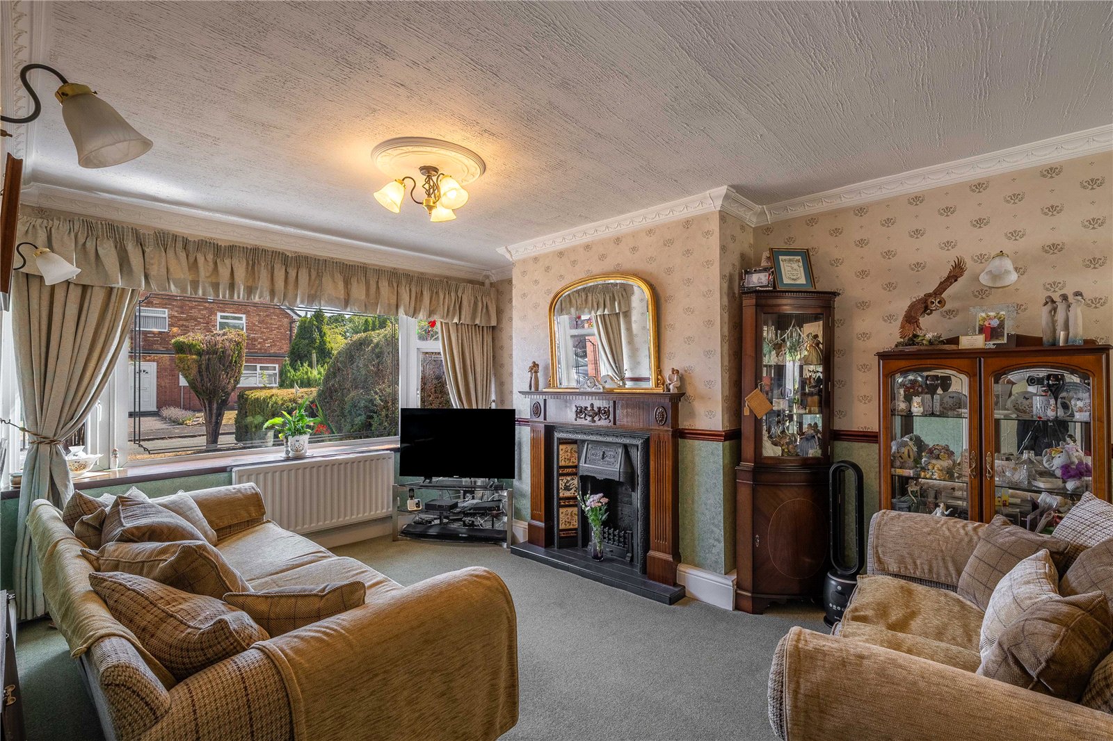 The Leas, Featherstone, Wolverhampton, WV10 - DB Roberts