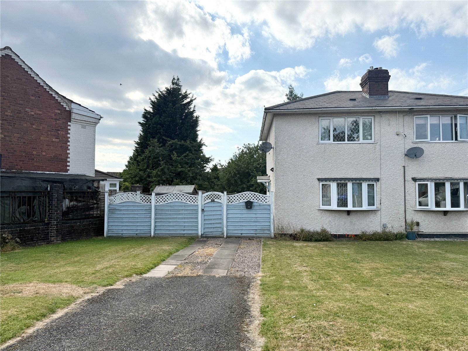 Ellards Drive, Wednesfield, Wolverhampton, WV11 - DB Roberts