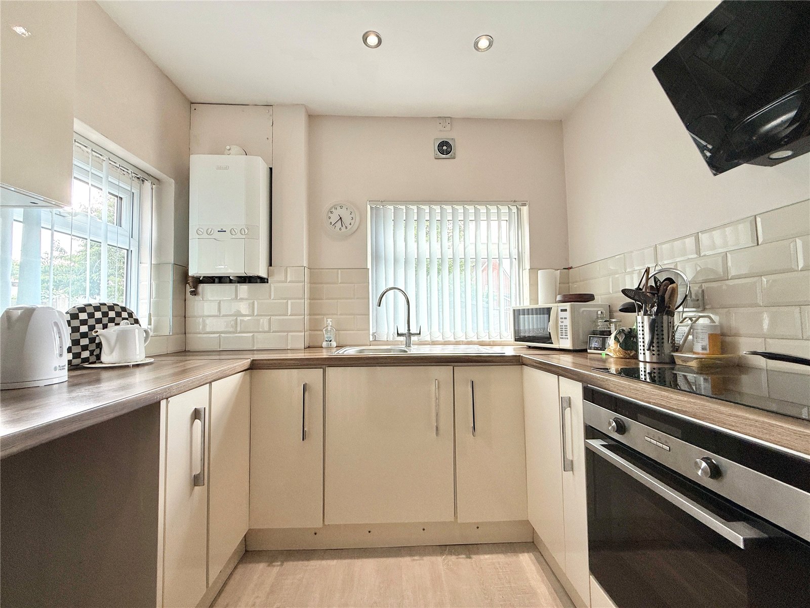 Ellards Drive, Wednesfield, Wolverhampton, WV11 - DB Roberts
