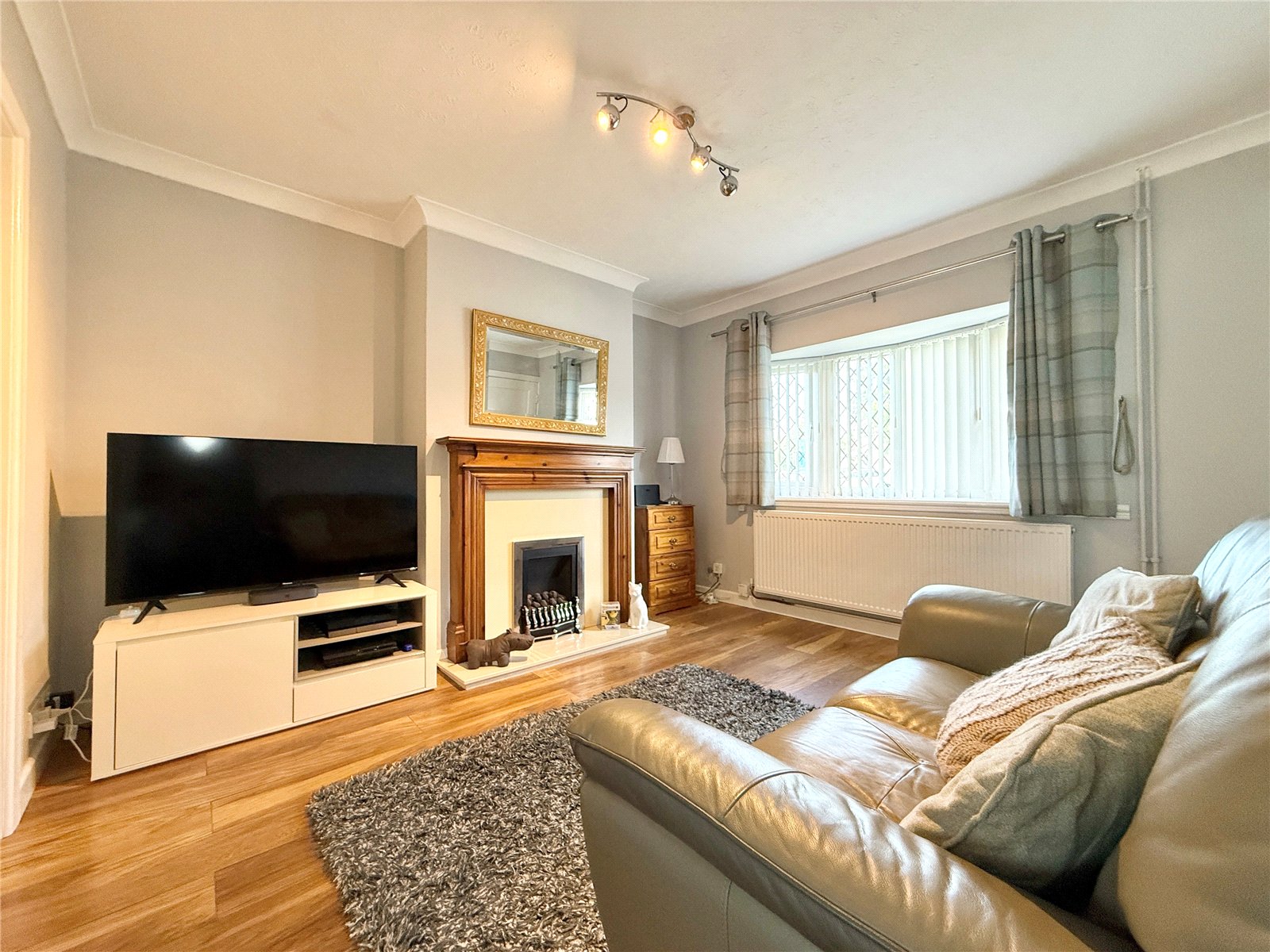 Ellards Drive, Wednesfield, Wolverhampton, WV11 - DB Roberts