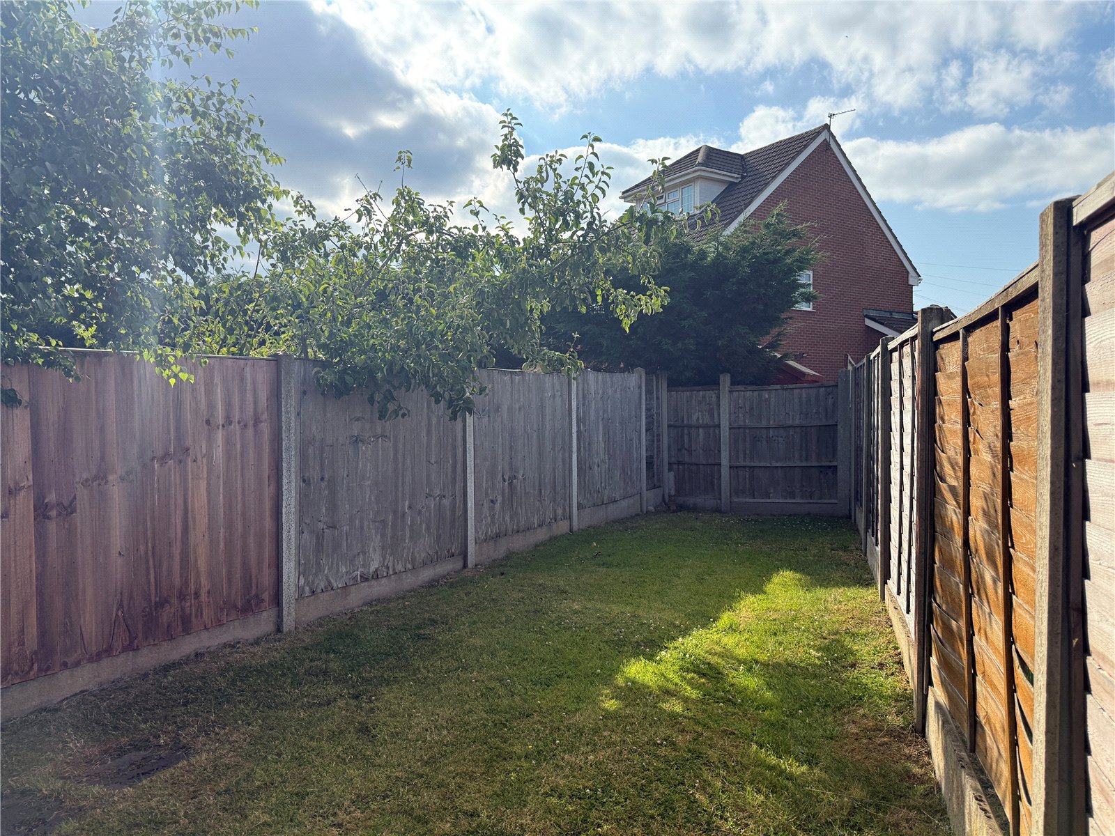 Ellards Drive, Wednesfield, Wolverhampton, WV11 - DB Roberts