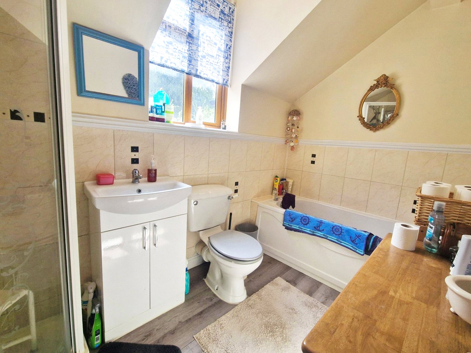 Hadley Road, Oakengates, Telford, TF2 - DB Roberts