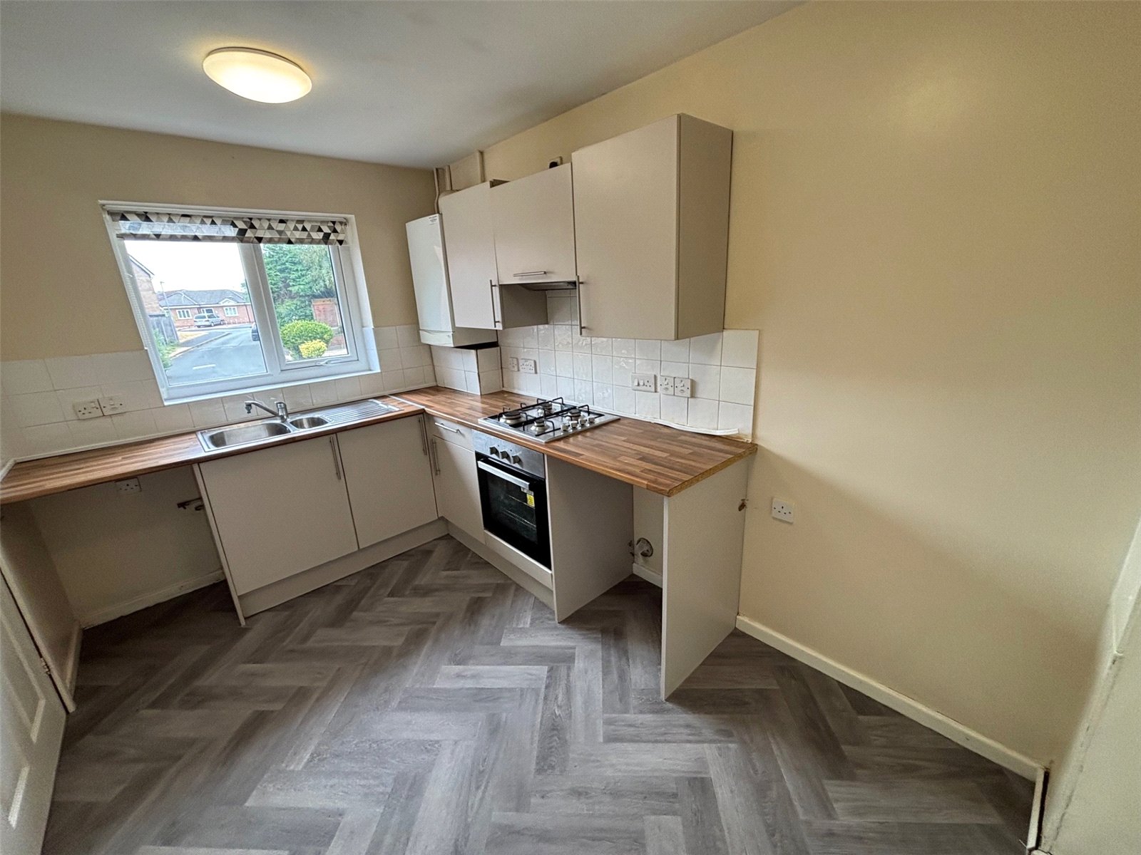 Weavers Court, Ketley Bank, Telford, TF2 - DB Roberts