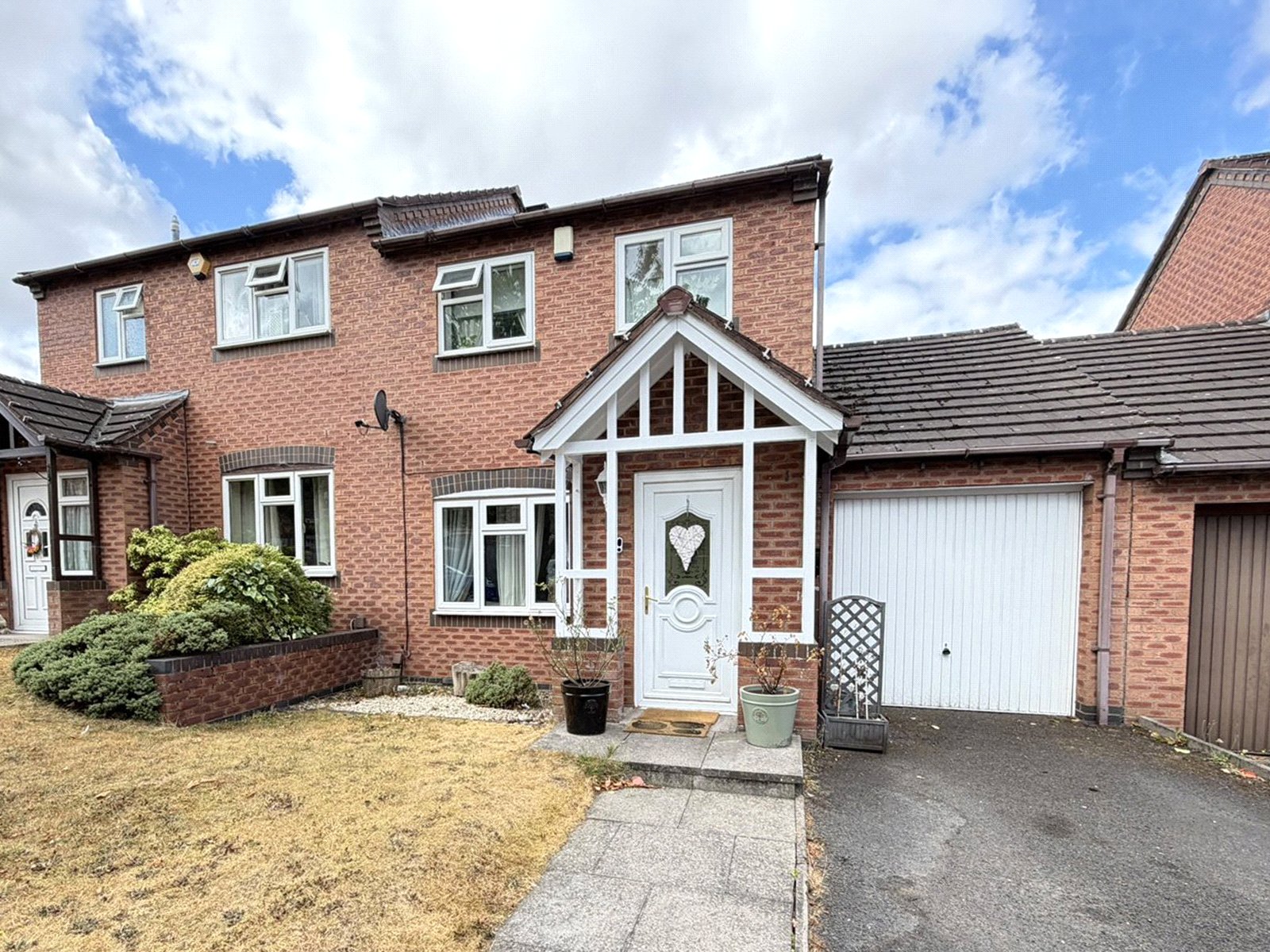 Guinea Close, Oakengates, Telford, TF2 - DB Roberts