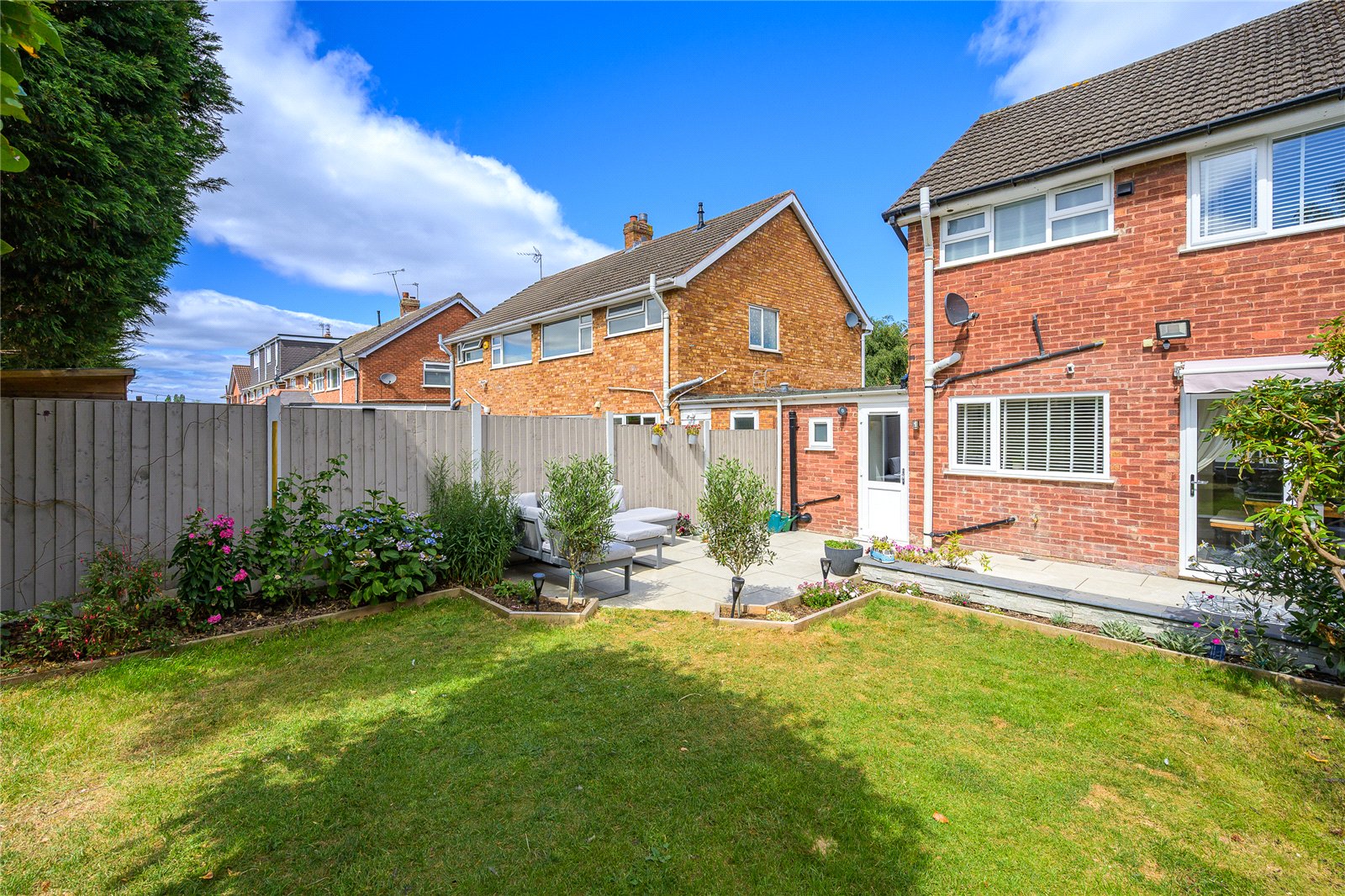 The Leas, Featherstone, Wolverhampton, WV10 - DB Roberts