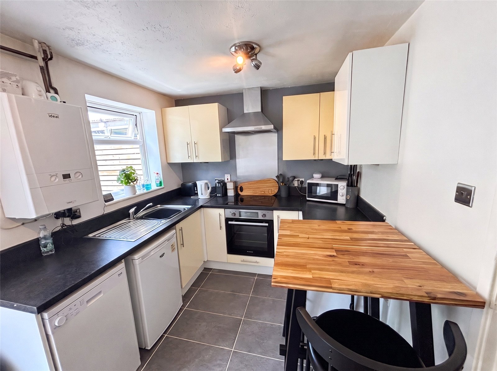 Earls Drive, Aqueduct, Telford, TF4 - DB Roberts