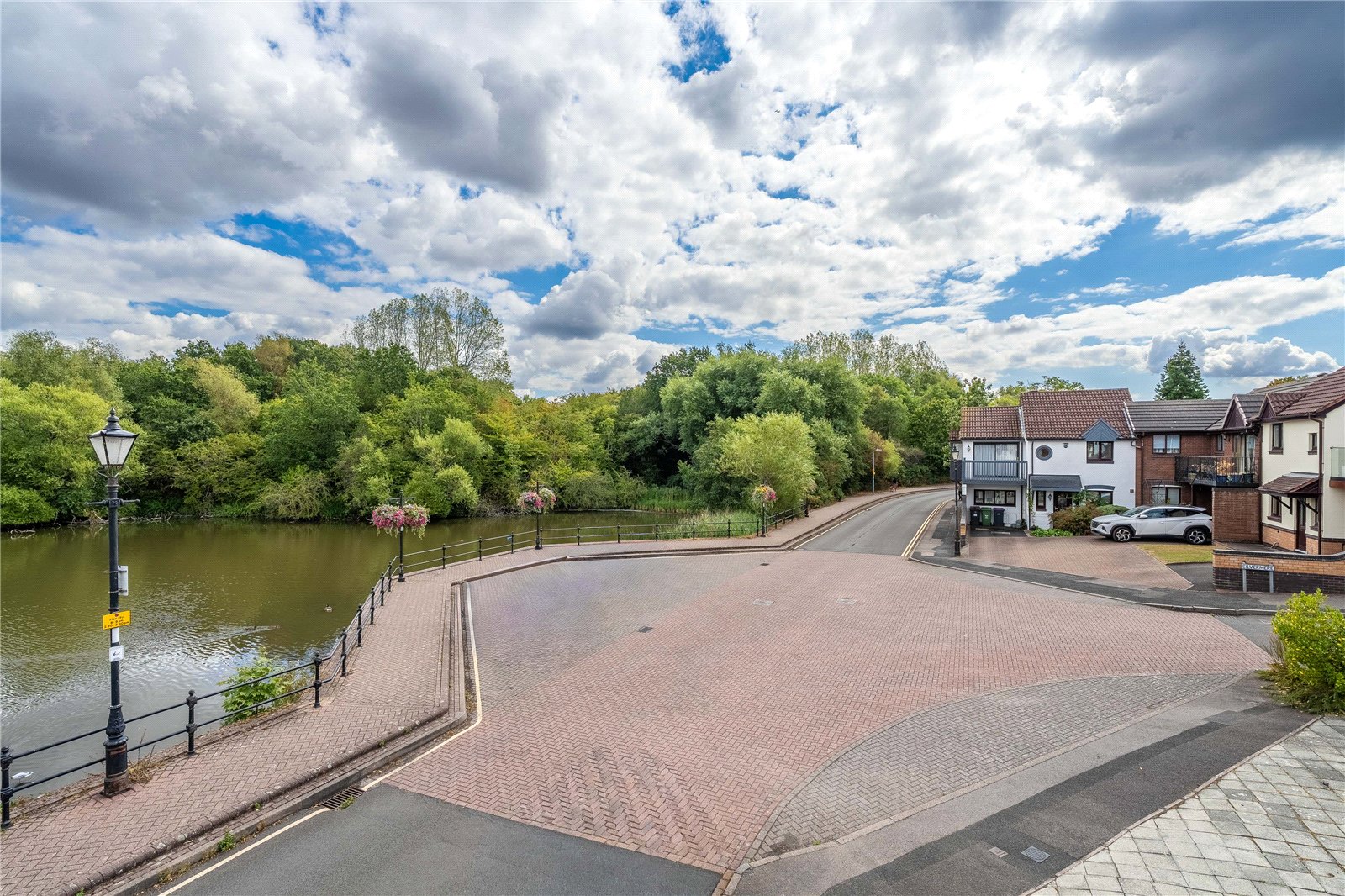 Derwent Drive, Priorslee, Telford, TF2 - DB Roberts