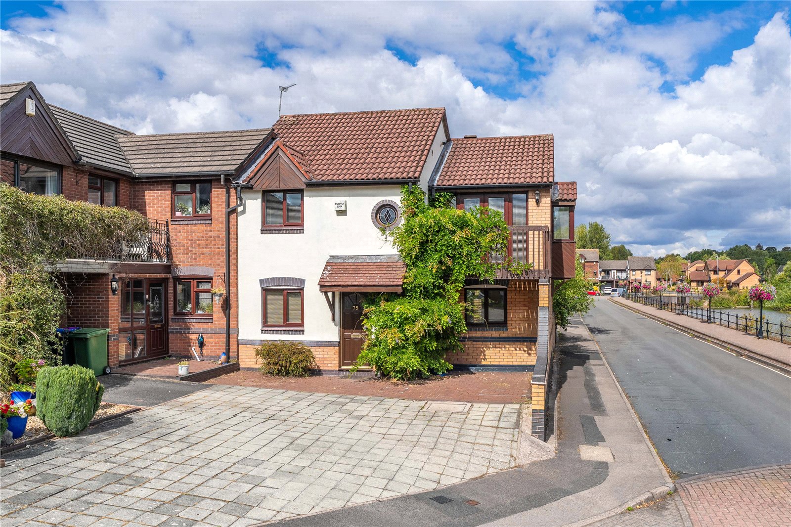 Derwent Drive, Priorslee, Telford, TF2 - DB Roberts