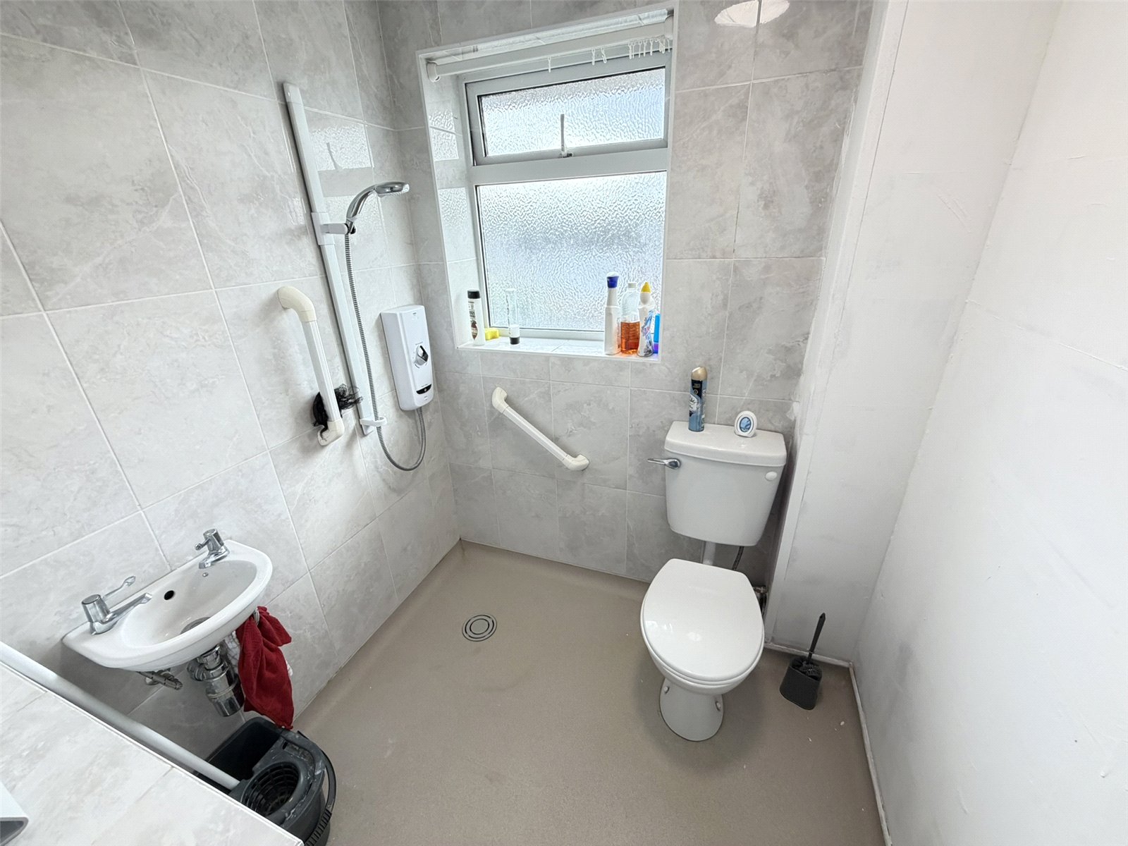Malvern Crescent, Little Dawley, Telford, TF4 - DB Roberts