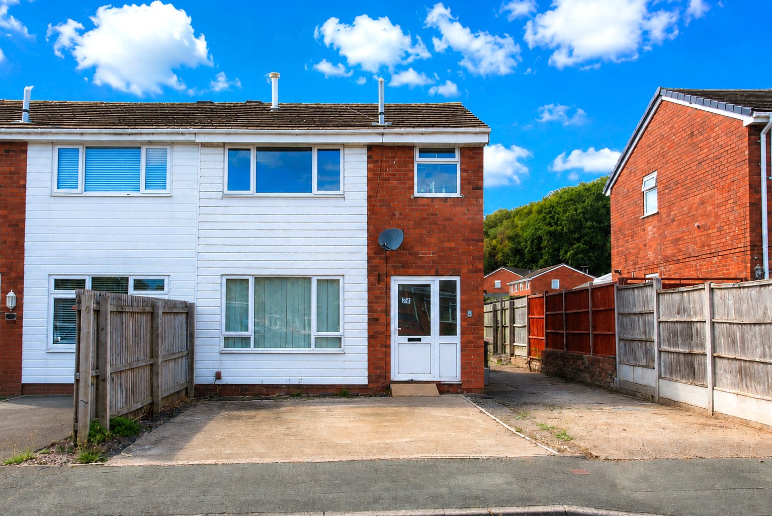 Malvern Crescent, Little Dawley, Telford, TF4 - DB Roberts