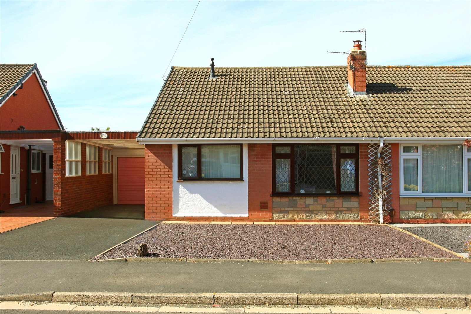 Fieldhouse Drive, Muxton, Telford, TF2 - DB Roberts