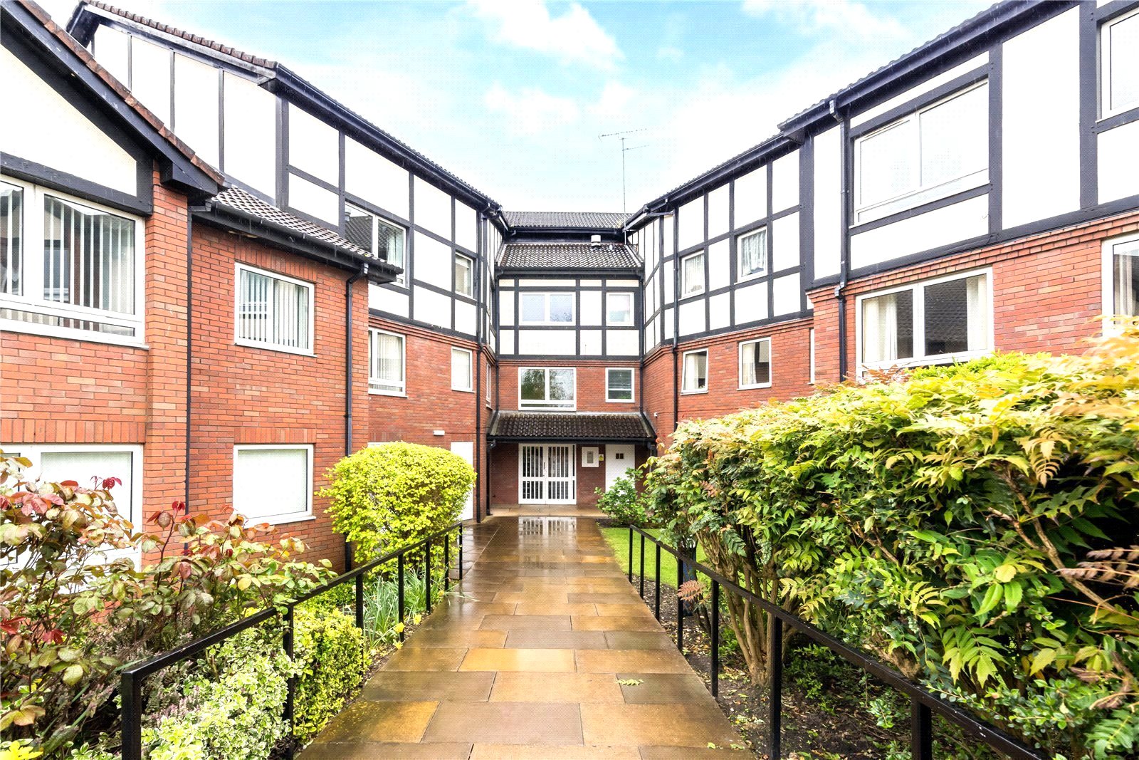 Grosvenor Park, Pennhouse Avenue, Wolverhampton, WV4 - DB Roberts