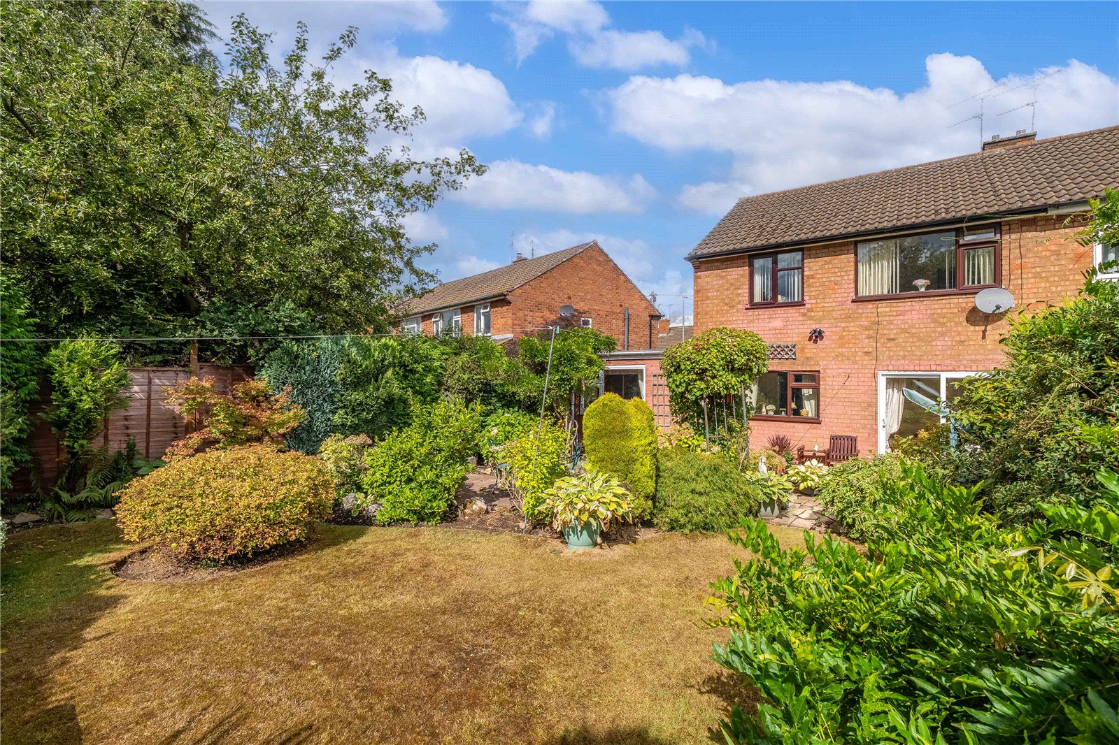 Milldale Crescent, Fordhouses, Wolverhampton, WV10 - DB Roberts