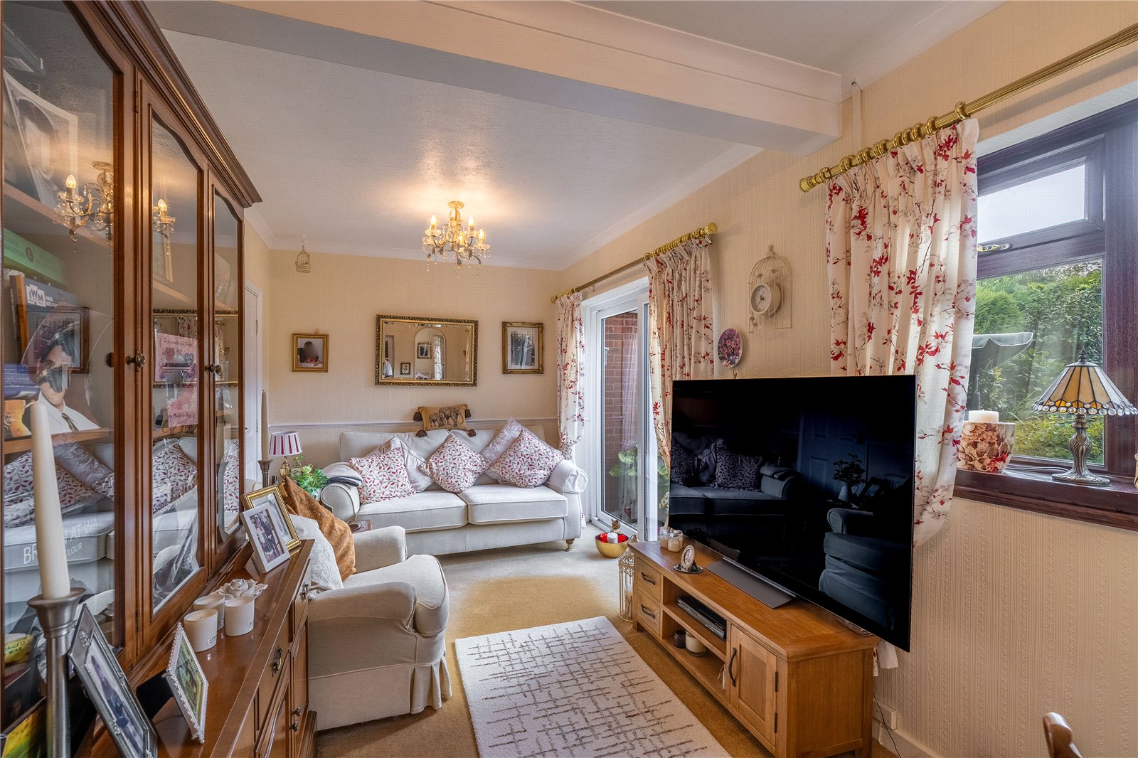 Milldale Crescent, Fordhouses, Wolverhampton, WV10 - DB Roberts