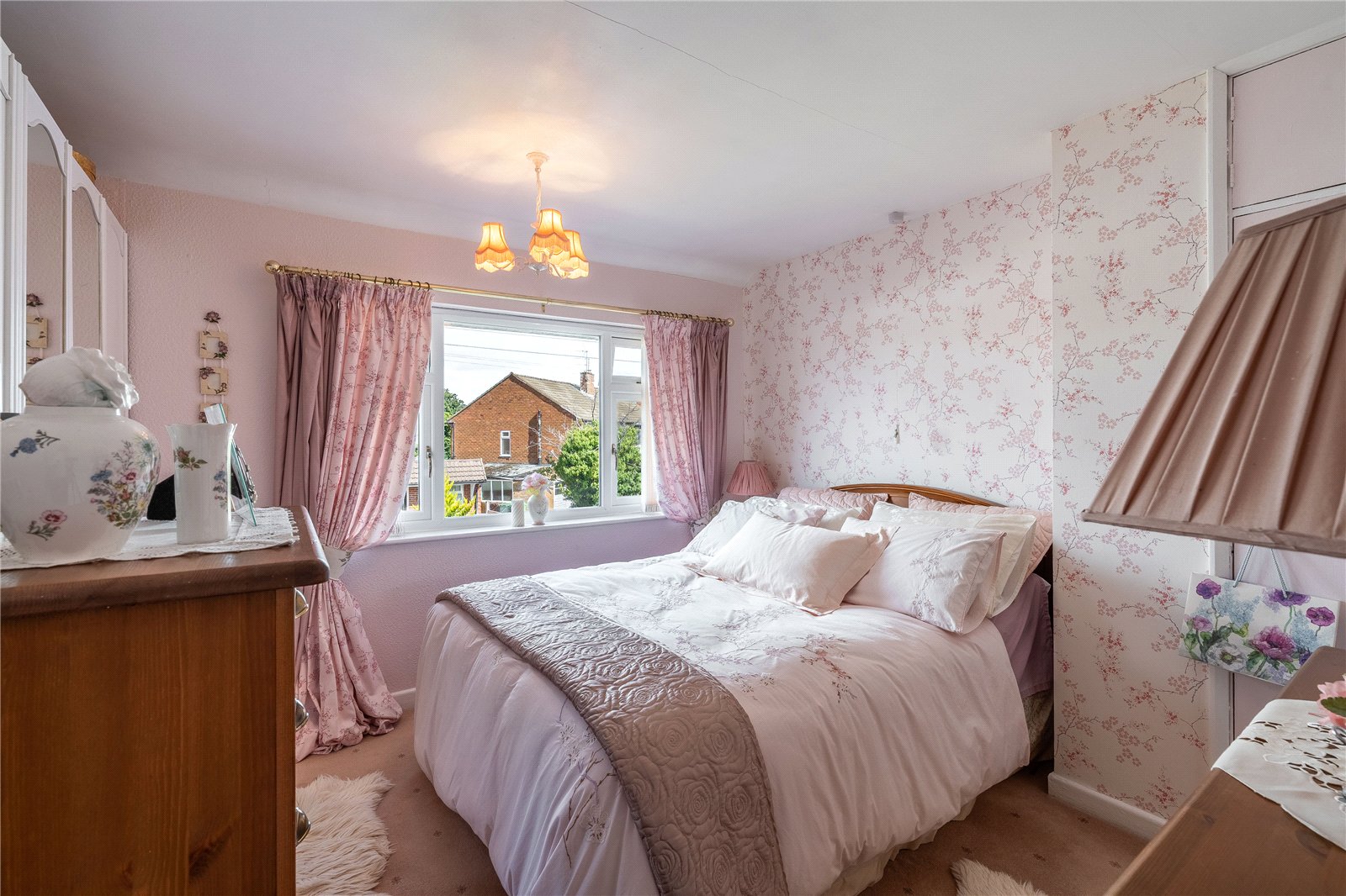 Milldale Crescent, Fordhouses, Wolverhampton, WV10 - DB Roberts