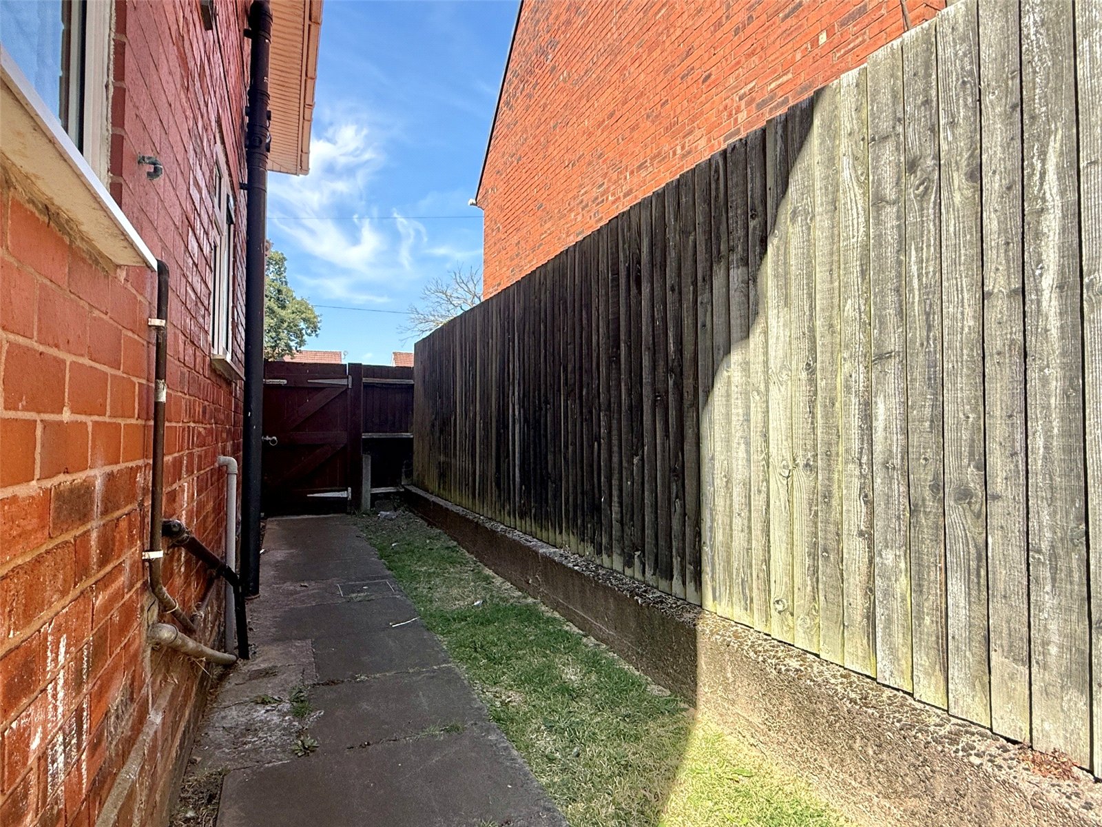 Stafford Road, Oxley, Wolverhampton, WV10 - DB Roberts