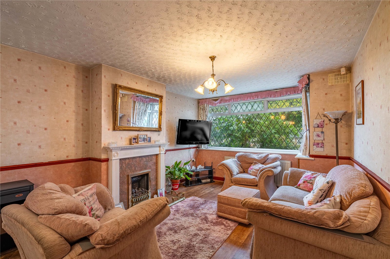 Camberley Crescent, Ettingshall, Wolverhampton, WV4 - DB Roberts