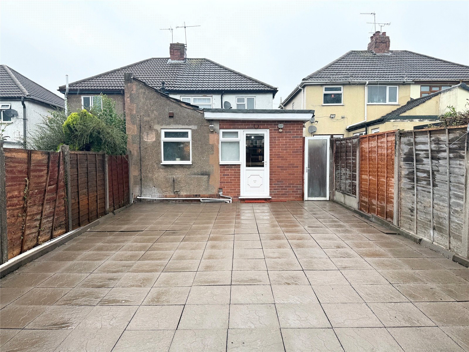 Moreton Road, Bushbury, Wolverhampton, WV10 - DB Roberts