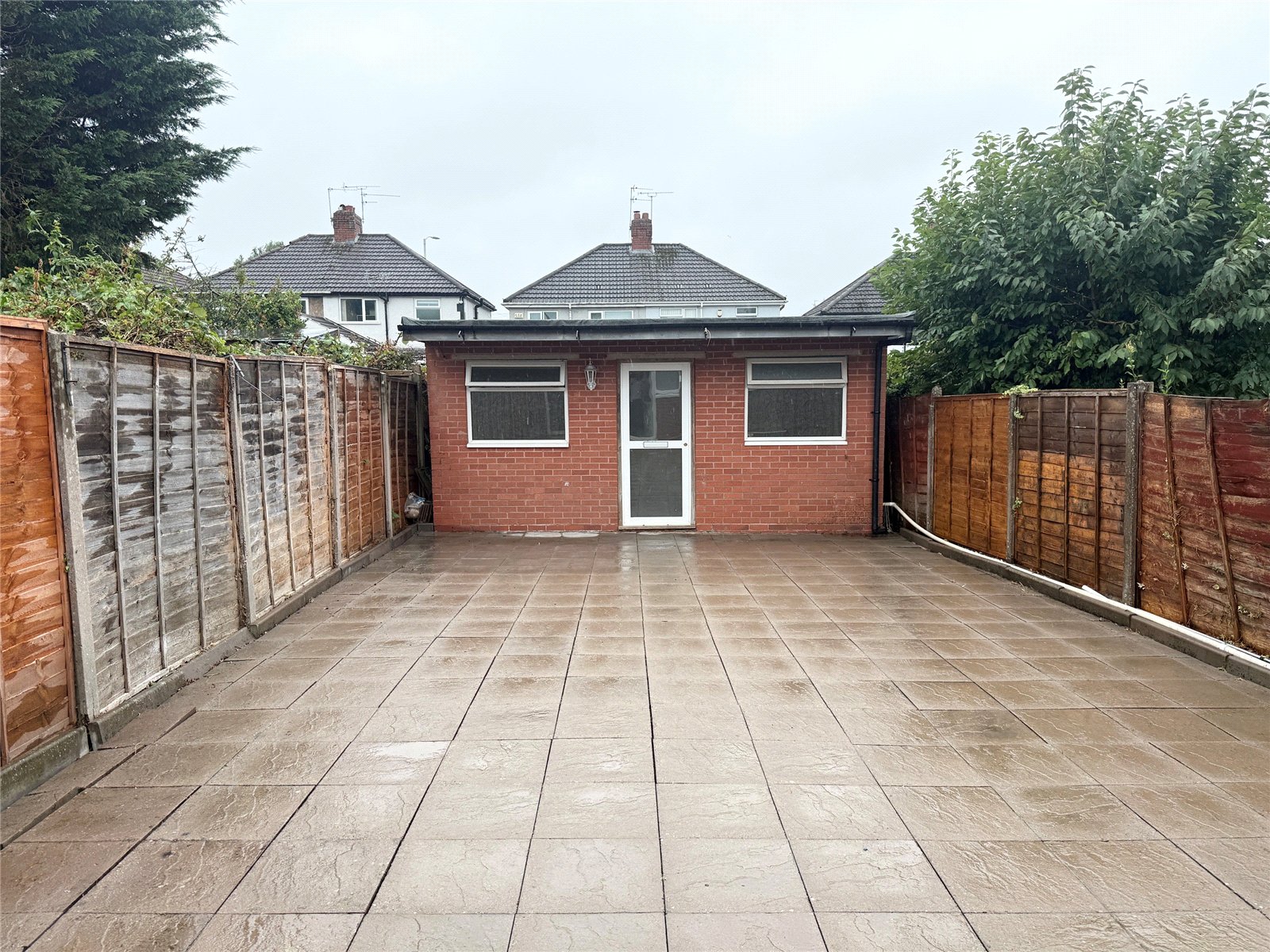 Moreton Road, Bushbury, Wolverhampton, WV10 - DB Roberts