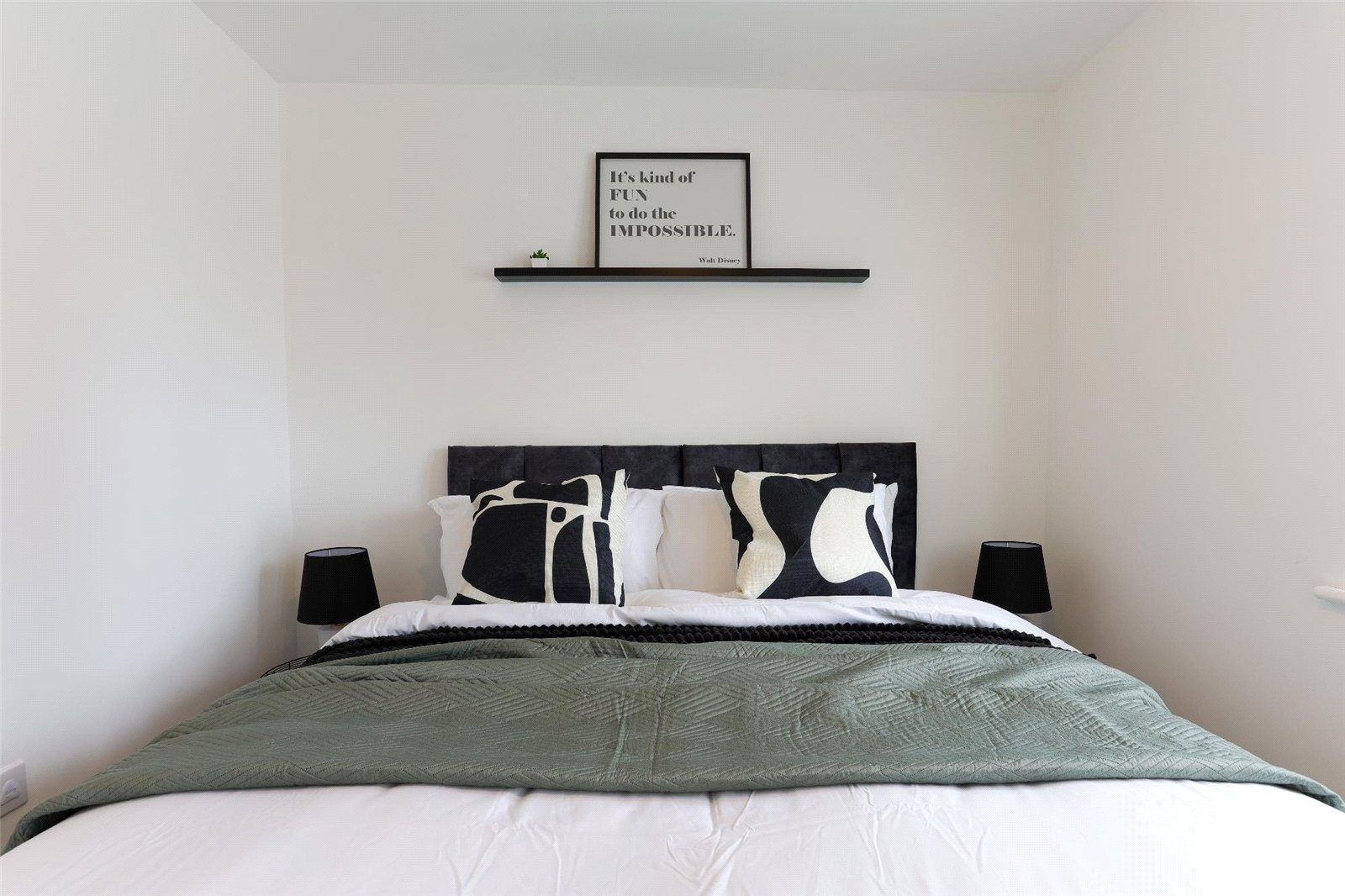 Brookes Avenue, Newdale, Telford, TF3 - DB Roberts