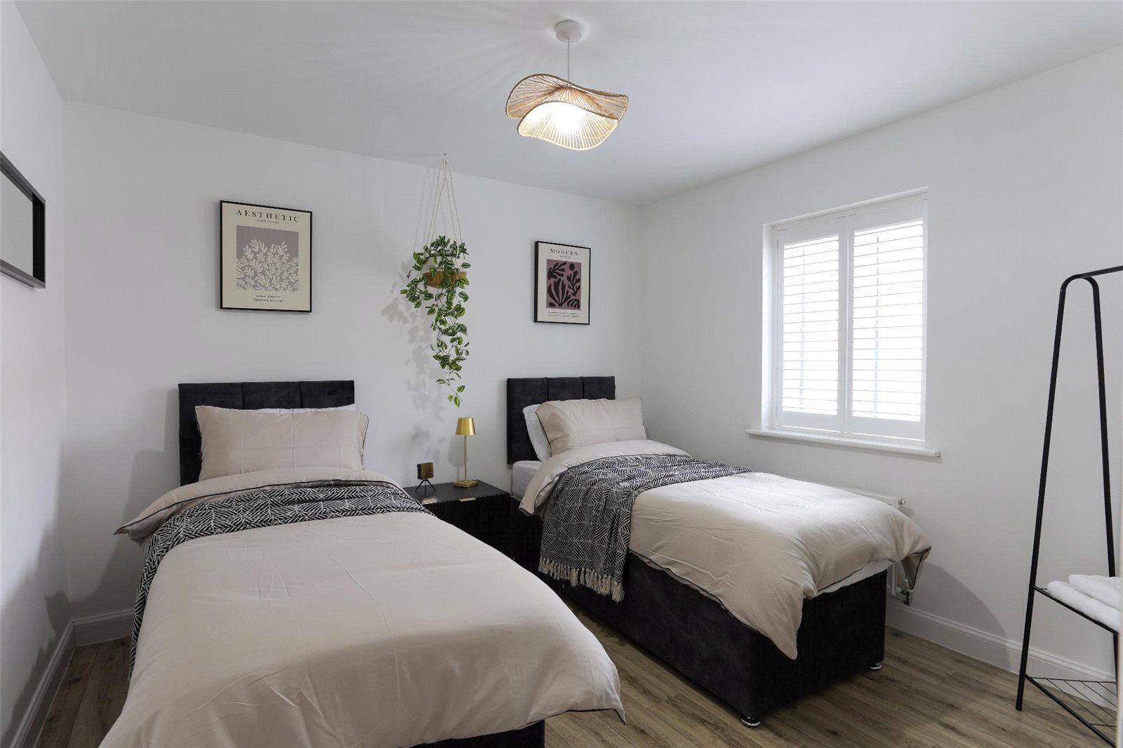 Brookes Avenue, Newdale, Telford, TF3 - DB Roberts