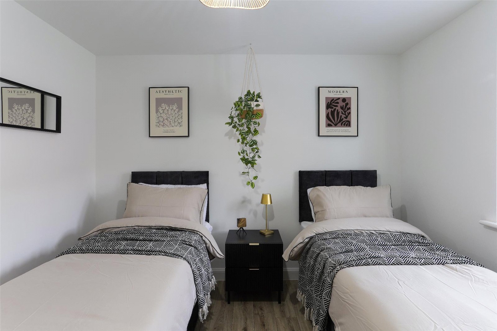 Brookes Avenue, Newdale, Telford, TF3 - DB Roberts