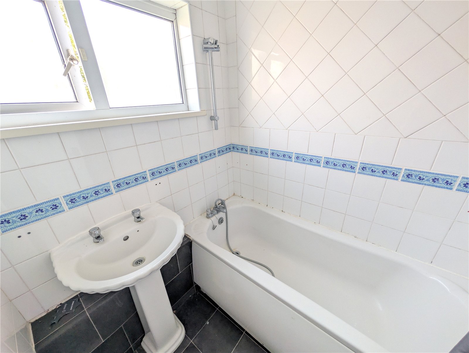 Waltondale, Woodside, Telford, TF7 - DB Roberts