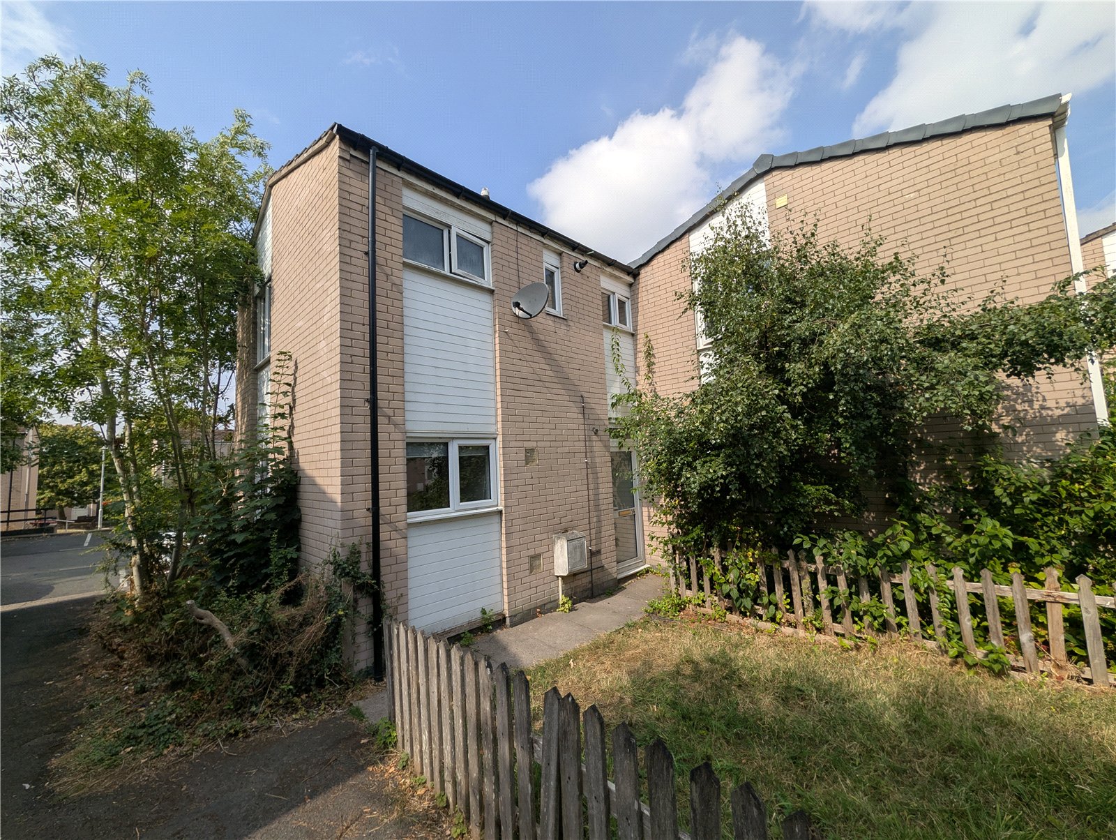 Waltondale, Woodside, Telford, TF7 - DB Roberts